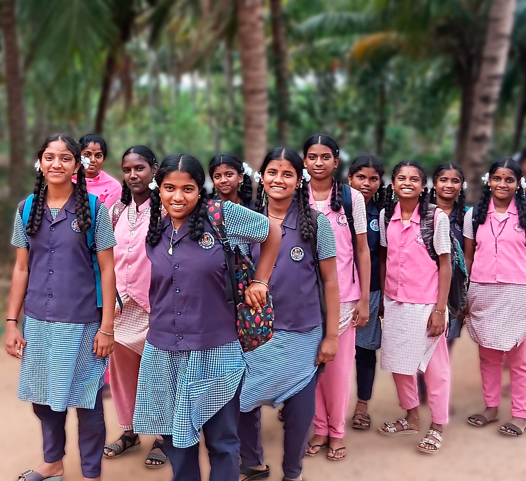 Donation af en skoleuniform til et barn på St. Joseph i det sydlige Indien.